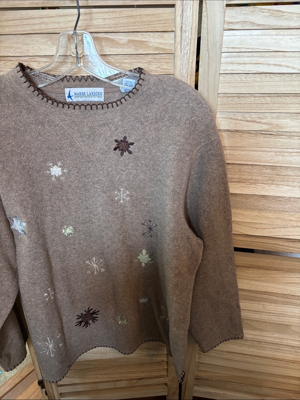 Marsh Landing Crewneck Fleece Top with Embroidered Snowflakes Large
